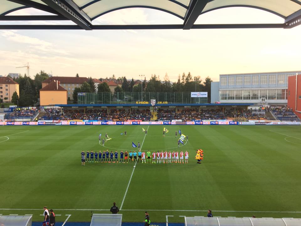 Slavia vydřela remízu v Jihlavě, Dukla nadělila Hradci tři branky