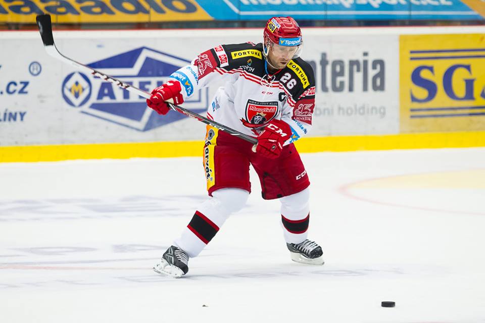 Hradec v derby rozdrtil Pardubice, které jsou poslední, poprvé vyhrála Plzeň